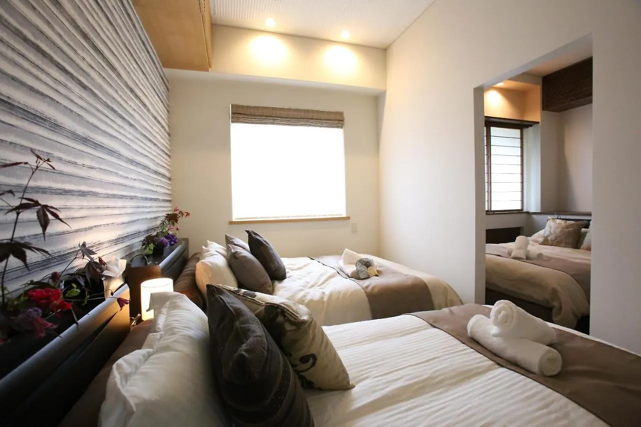 Holiday home 南2条蒼龍 希少な最大18名様ご宿泊可能の大豪邸 駅徒歩6分 無料駐車場4つ付き